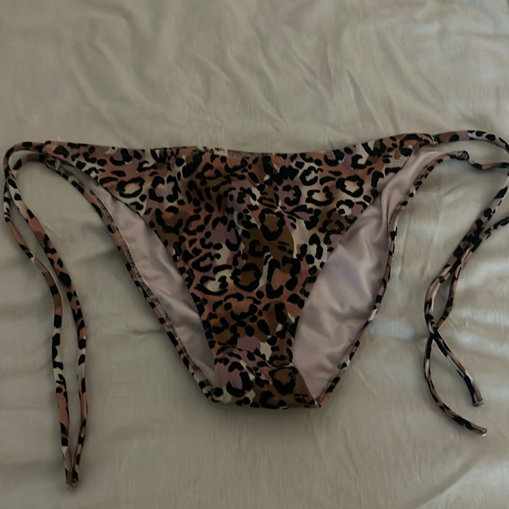 Sun & Shore leopard print bikini bottom